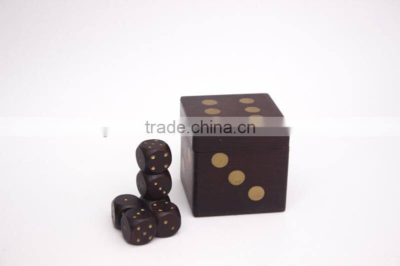 INDOOR SAMLL WOODEN DICE SET