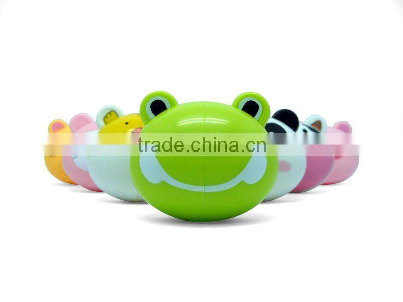 Covered toothbrush holder