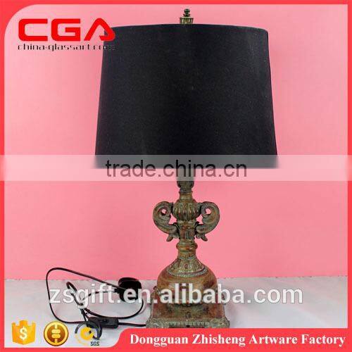 2015 wholesale fashionable classical polyresin table lamp for home decoration