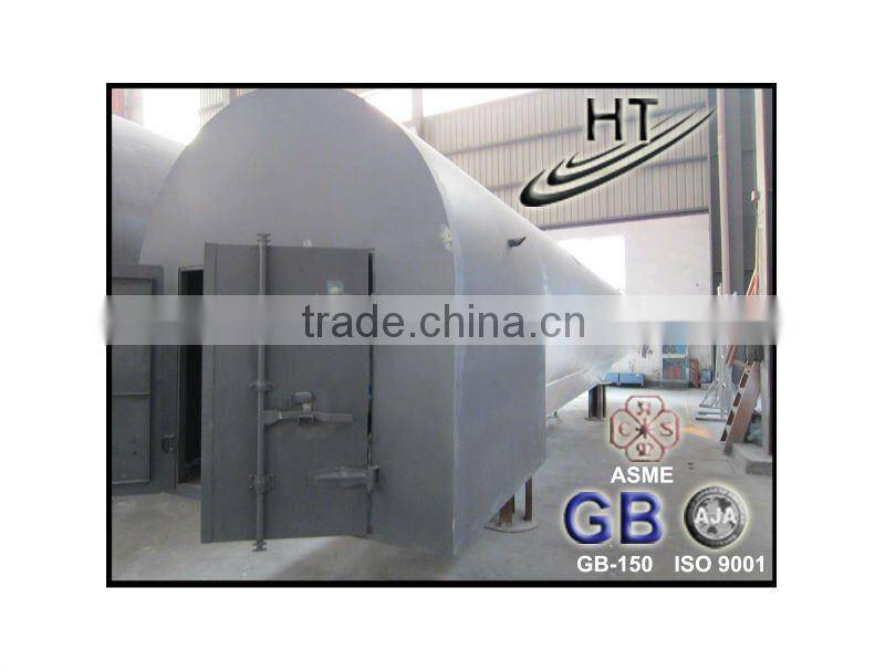 Liquid storage tanker