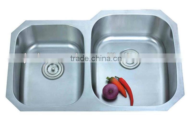 Double bowl kitchen sinks