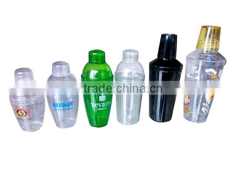 20oz Plastic Cocktail Shaker with cover and strainers