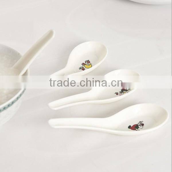 Safe PP plastic spoons,custom food grade plastic spoons supplier in China,custom food grade plastic spoons for eatting wholesale
