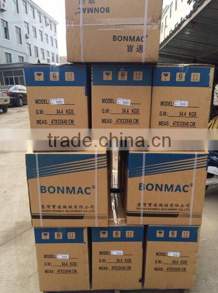 BONMAC--928 Three Needle Feed Of The Arm Chain Stitch Industrial Sewing Machine