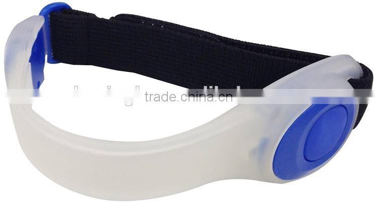 safety hand flash,led running arm band led flashlight wristband,new design safety led arm-lamp for biker
