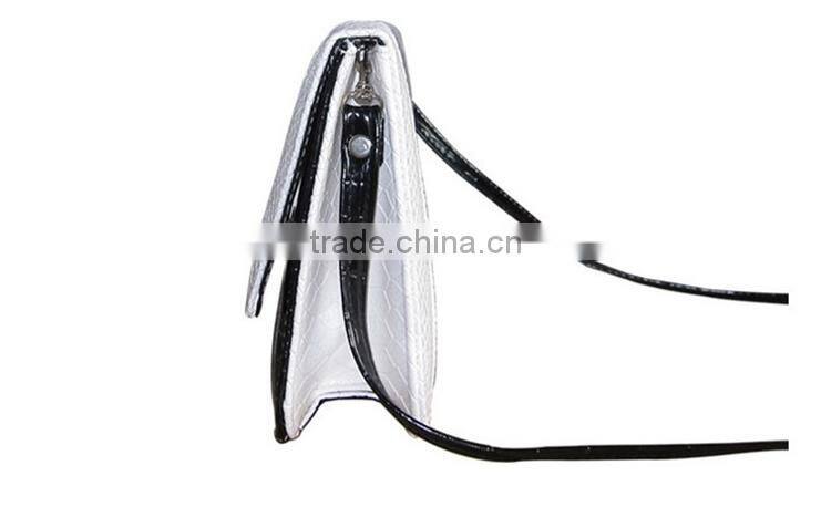 New Hot Serpentine Women Messenger Bags Hit Color Party Bags Tote Designer Handbags Brands Vintage Cover Women Handbag