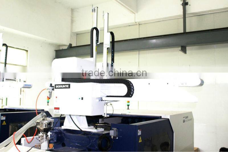 Three axis AC Servo robot for injection molding machienry below 320t