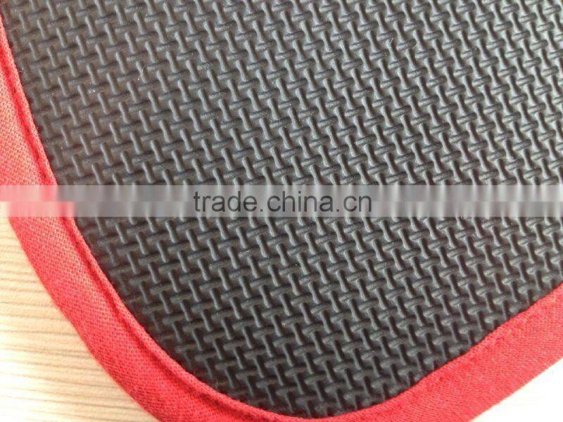 Neoprene oven mittens with soilder color