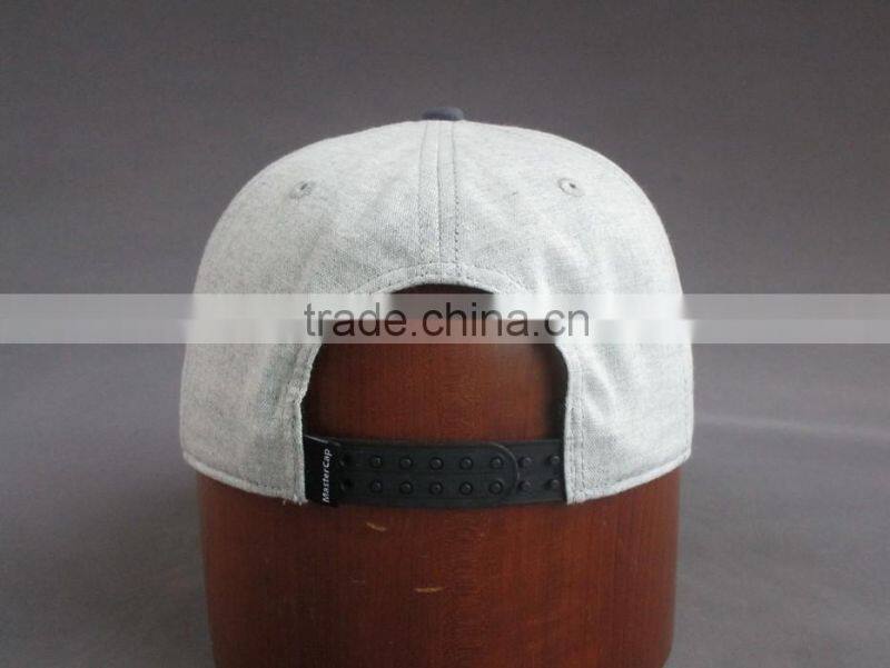 Custom 100% cotton 6-panel snapback cap with front woven label