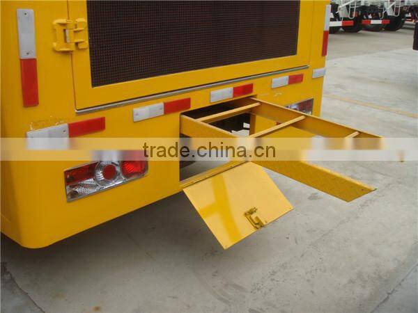 Euro 4 dongfeng side 6.8m2 digital advertising screens trucks