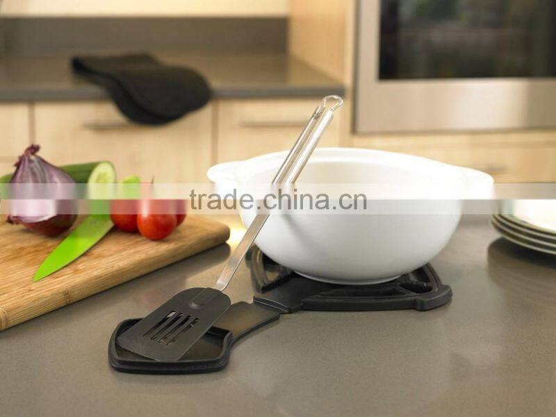 Wholesale food grade silicone trivet mat with spoon rest silicone pot mat