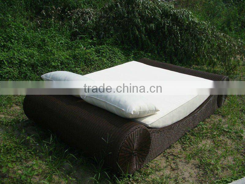 outdoor double lounge bed new !