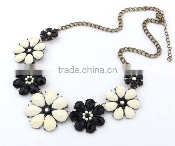 Fashion Flower Statement Necklace Jewelry