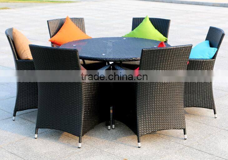 New Style High Quality Old Europe Style Synthetic Rattan Garden Furniture Table Set