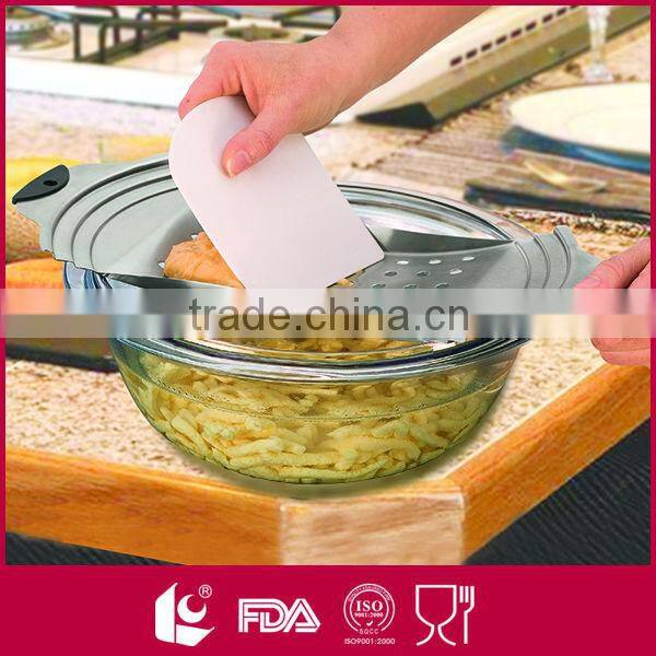 Spaetzle Maker with Scraper