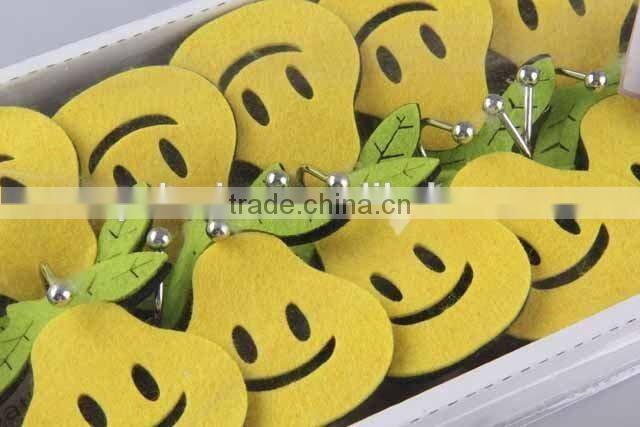 12PC Sucker type fruit shaped felt cloth hook
