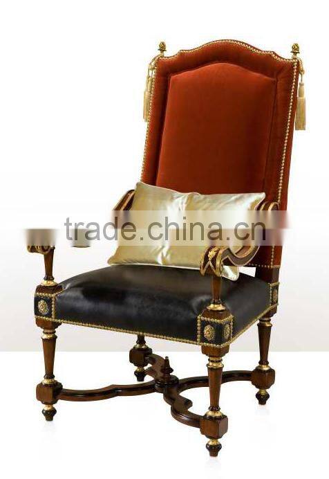Classic Elegant English Style Royal Armchair with High Quality Upholstery Fabric and Golden Highlights BF12-05254e