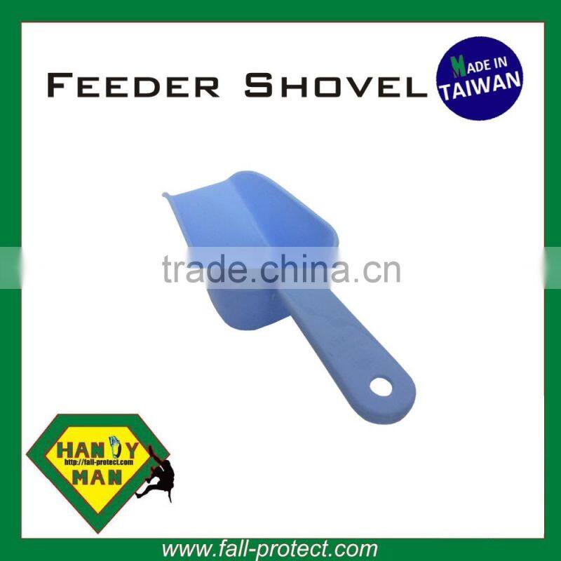 Durable Plastic High Quality Chicken blue pink Plastic Poultry Feeder Shovel