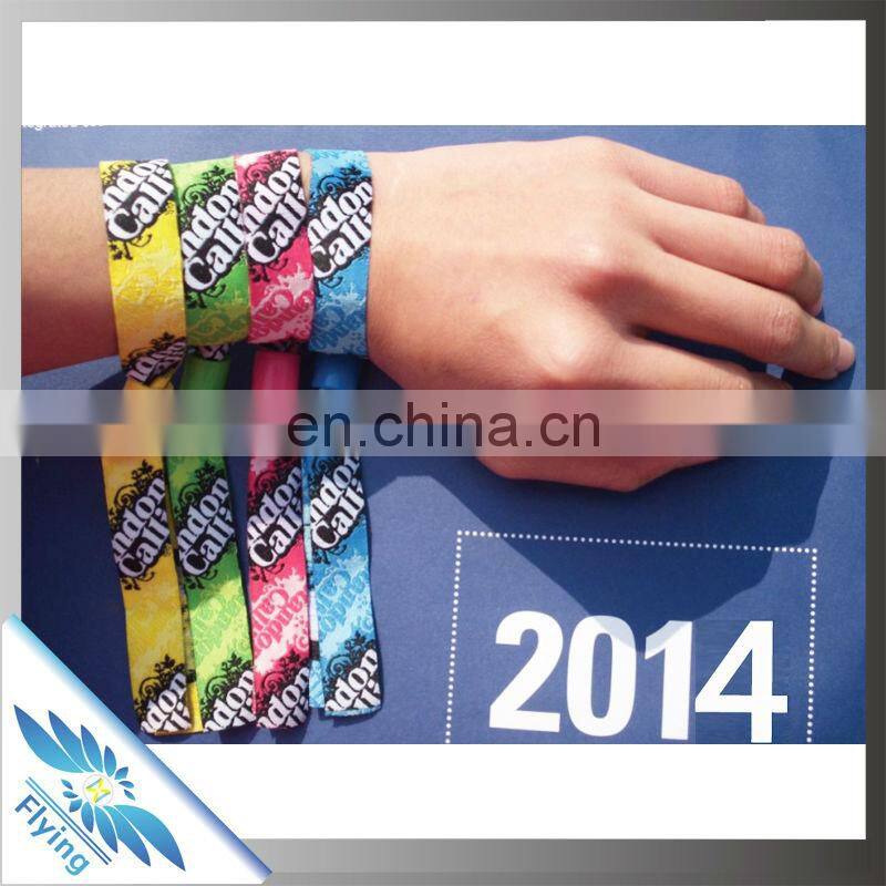 2016 hot selling full color festival fabric wristbands with plastic clip