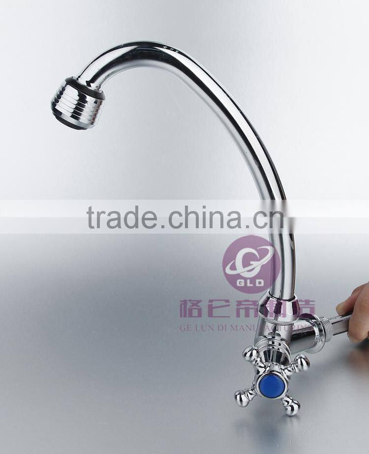 GLD Contemporary Chrome Kitchen Faucet Pull Out Sink Tap 360 Swivel Mixer Kitchen faucet Faucet hot and cold Torneira Da Cozinha