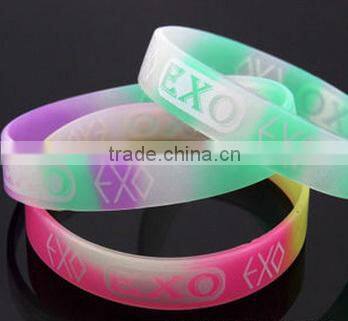 debossed logo silicone bracelet