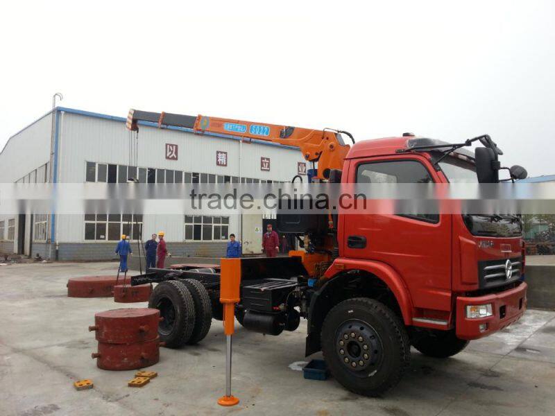 hand operated lifting equipment on truck, Model No.: SQ3.2S3, 3.2ton truck crane with telescopic booms.