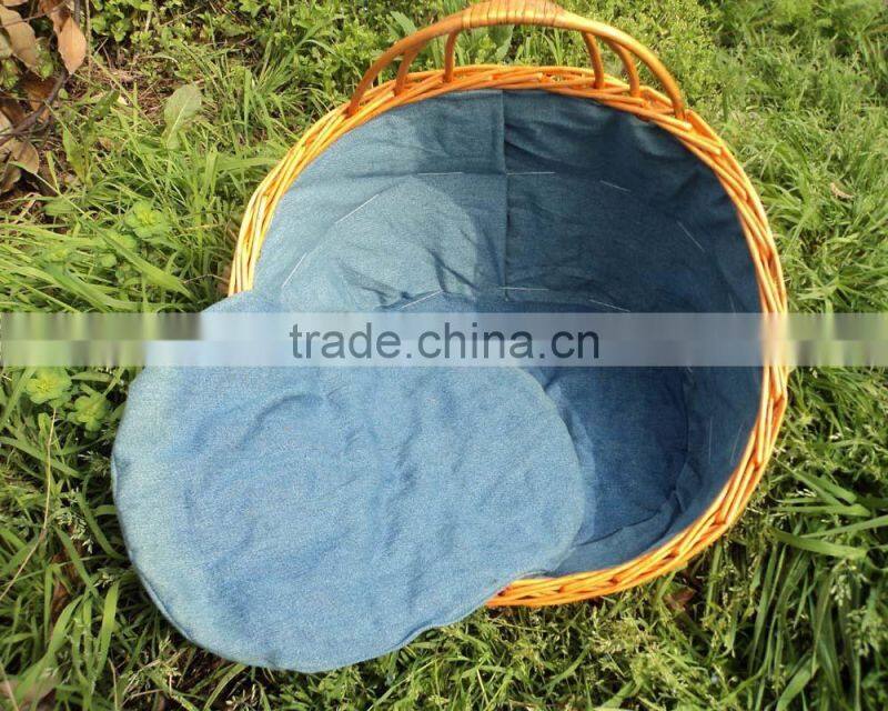 Nice Look Wicker Dog Bed And Canopy