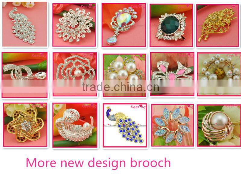 Latest fashion full crystal wedding cheap wholesale brooch
