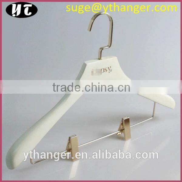 W8010 white wood coat hanger non slip clothes hanger