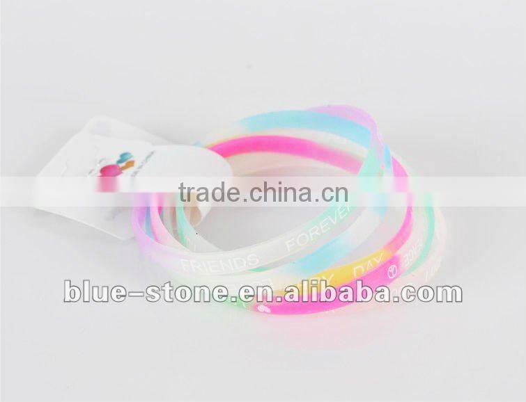 2013 Hot color popular silicon wristbands