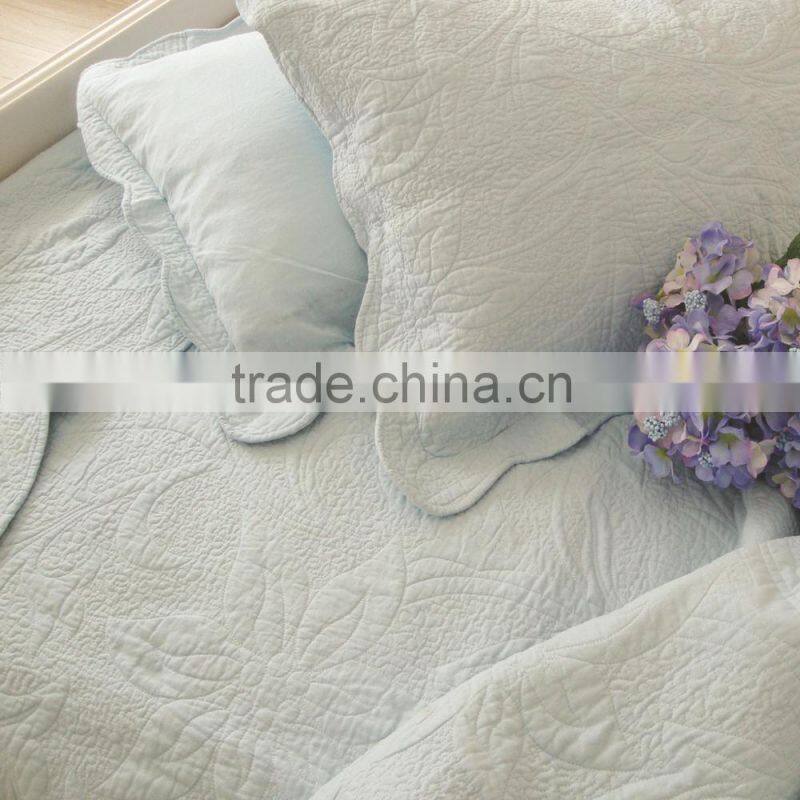 Continuous computerized single needle quilting machine mattress machine