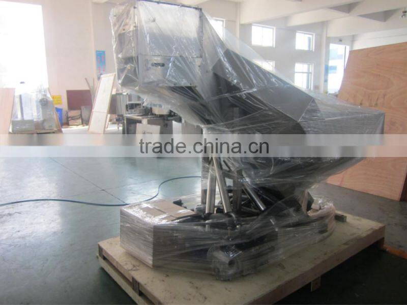 Body lotion flat bottle labeling machine