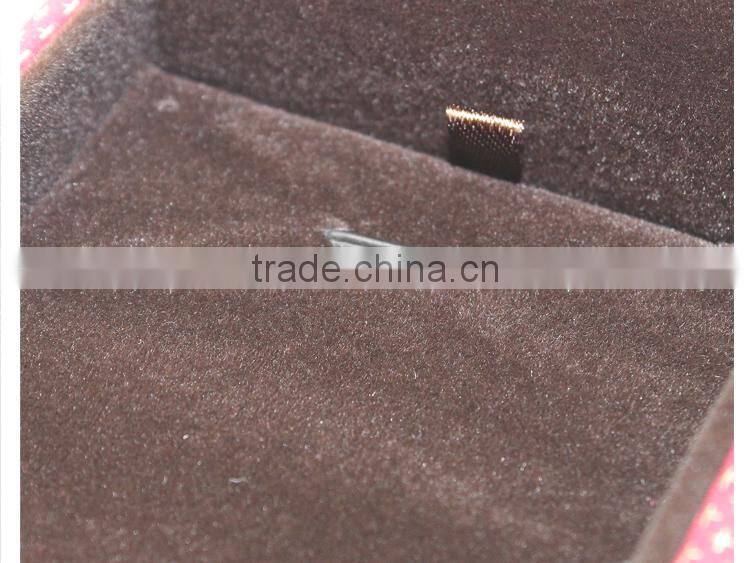 High quality Cotton Jewelry Box Lovely Heart Jewelry Boxes bracelet case