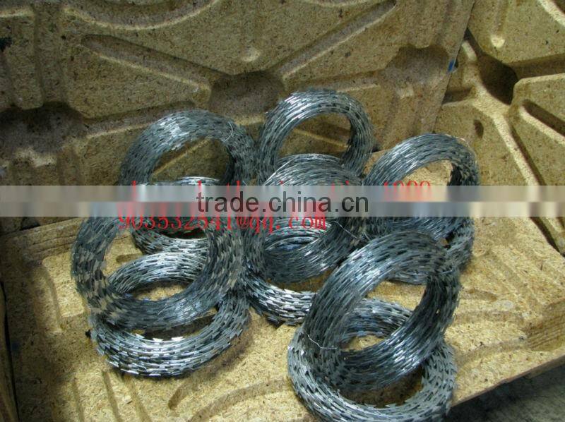 Hebei Anping terrain scenery factory bto30 galvanized razor wire