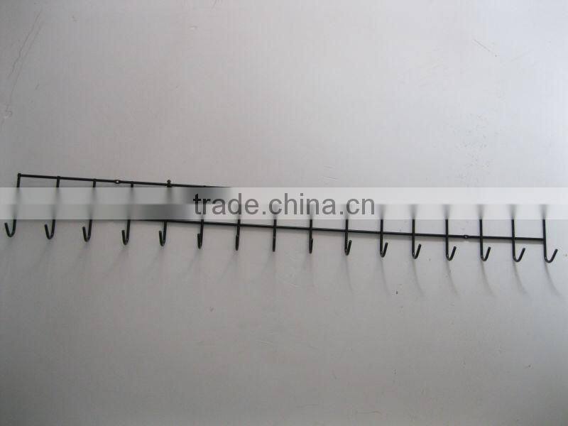 GARDEN TOOL RACK FOR TIDY STORAGE OF GARDEN TOOLS