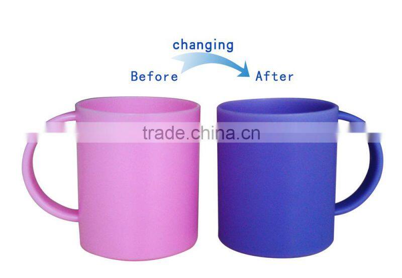 novelty 2015 hot water color change plastic mug with handle