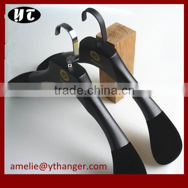 Luxury wooden hanger for abaya clothes top quality clothing hanger