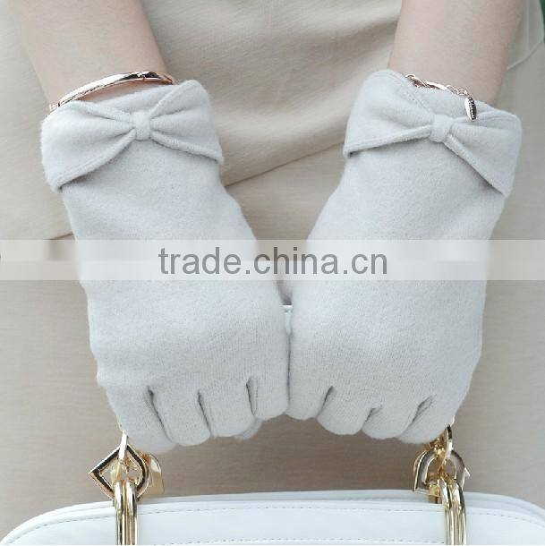 Hand made custom fashion wool glove for girl