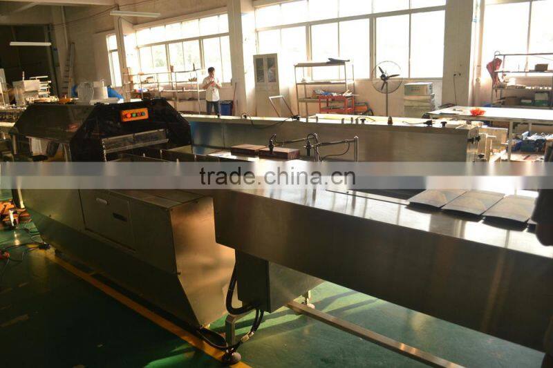 Chain driving style hot melt gule applicator