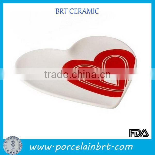 Fancy heart-shaped plate wedding giveaways