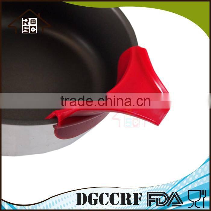 NBRSC Slip On Mess Free Silicone Pour Spout for Pots Pans and Bowls