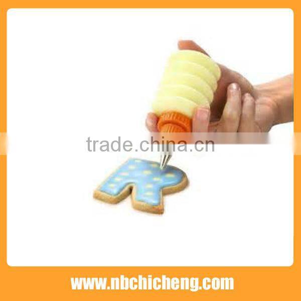 Plastic Cake Decoration Tool Set/Cake Decoration Gun