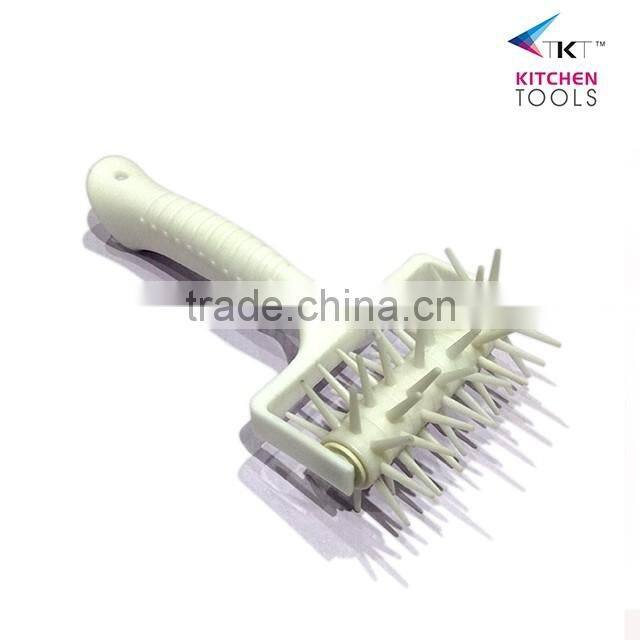 Plastic Brushes Bread Cookies Cutter Baking Dough Roller Kitchen Craft Tool,rolling pin,Plastic rolling pin