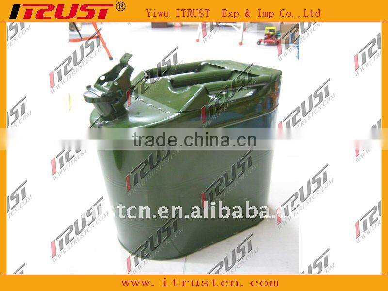 portable gasoline can