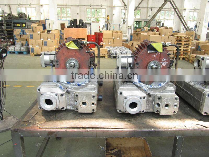 Single-stage rotary vane vacuum pump