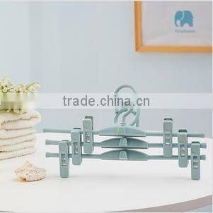 Wholesale Stock Small Order Rotatable With Clip Plastic Clothes Hanger