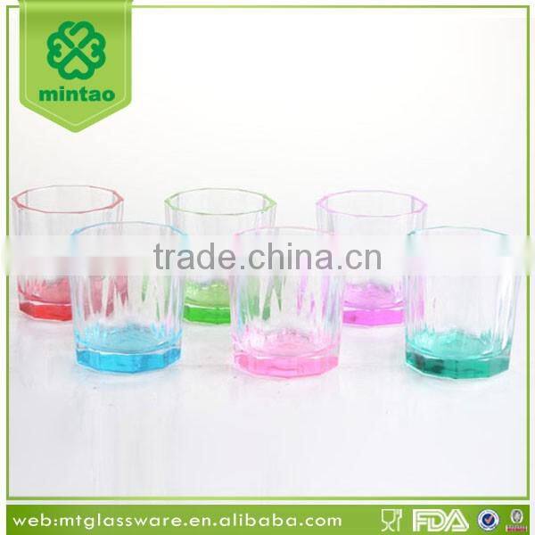 attractive design whiskey glass with color bottom