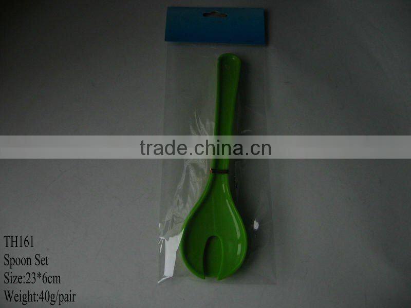 Plastic salad spoon and fork une cuillere