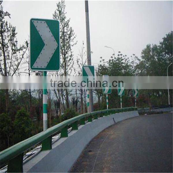 Wholesale LED solar powered yellow flashing warning traffic light