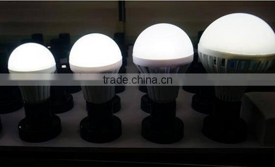 Infrared remotely controlled 10m E27 B22 7W rechargeable emergecy Magic bulb light